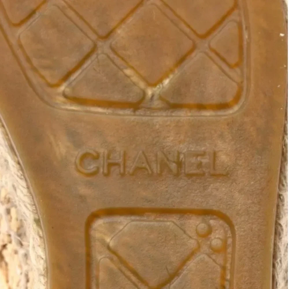 CHANEL Beige Crochet and Black Cap-Toe Espadrilles 38FR